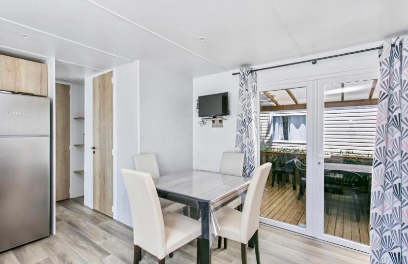 Particulier Loue Ce Mobil-Home 3 Chambres, Tout Confort Вальрас-Пляж Экстерьер фото